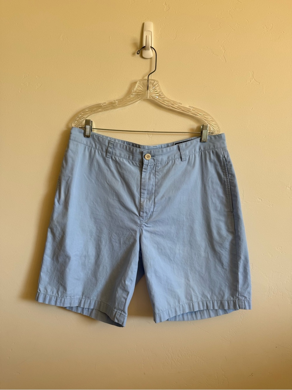 Vineyard Vines Men’s Classic Chino Shorts Light Blue Size 36 Cotton Flat Front